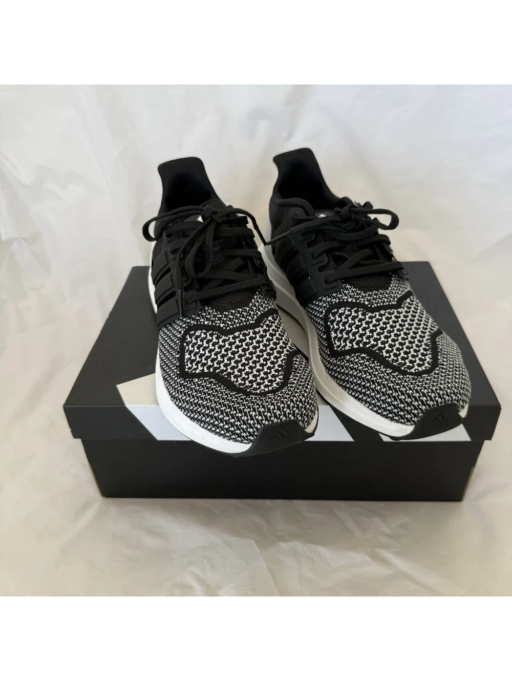 Adidas Ultradream DNA Men's Shoes Size 9.5 Black White JS0313 Running Walking
